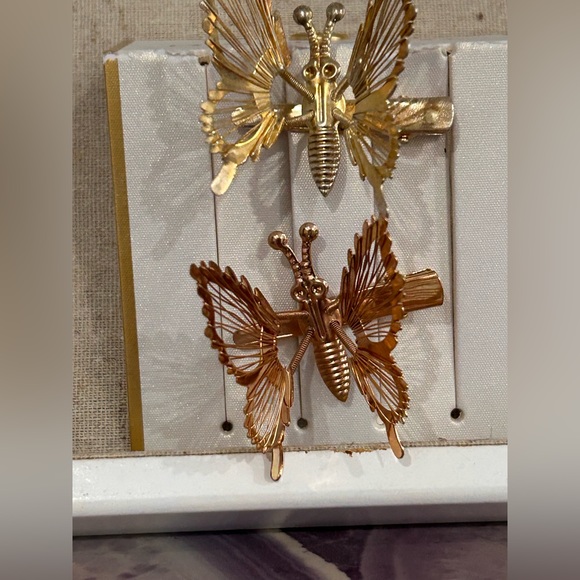 Gold and copper/rose gold  colored movable butterfly hair clips - 1.5” - Picture 5 of 5